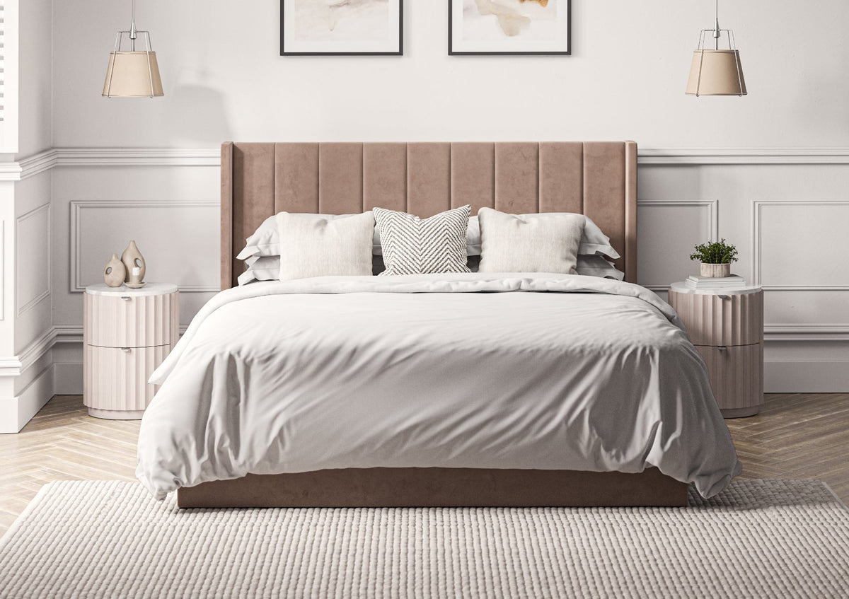 Harmony Med vingar Classic Hugo Linen Klädd Sängstomme med ottomane