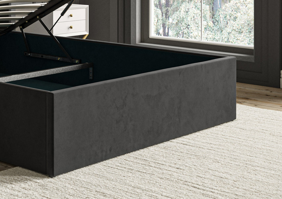 Opulence Med vingar Grand Hugo Charcoal Klädd Sängstomme med ottomane