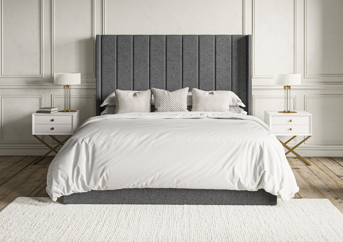 Opulence Med vingar Grand Arran Pebble Klädd Sängstomme med ottomane