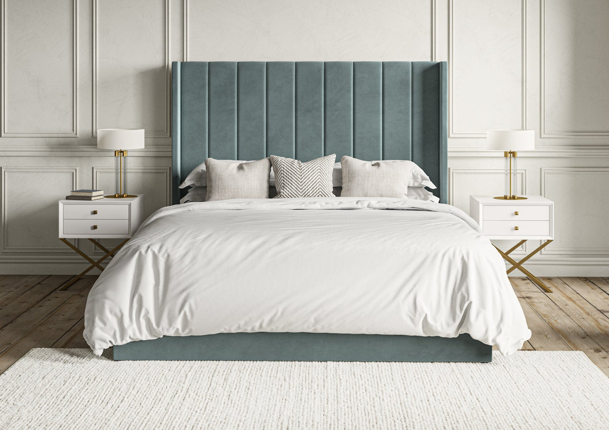 Opulence Med vingar Grand Eden Seagrass Klädd Sängstomme med ottomane