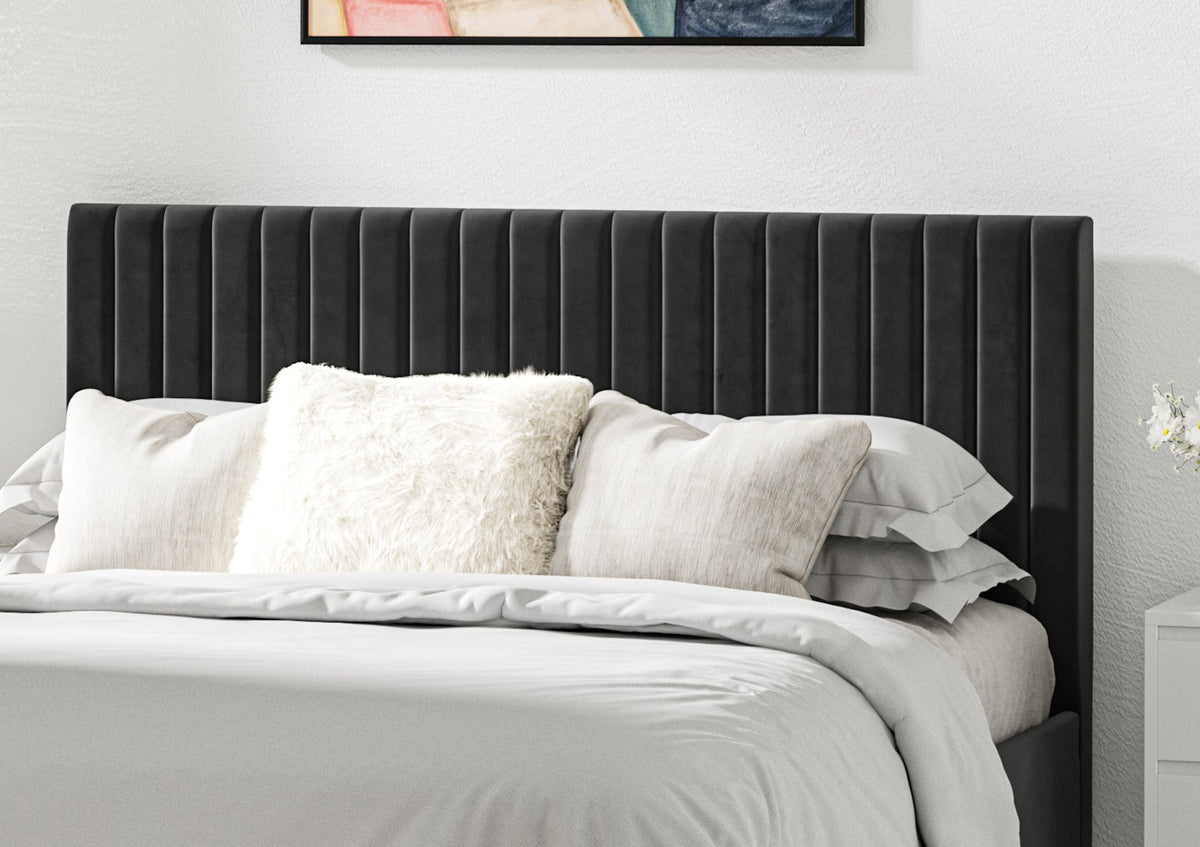 Symphony Classic Hugo Charcoal Klädd Sängstomme med ottomane