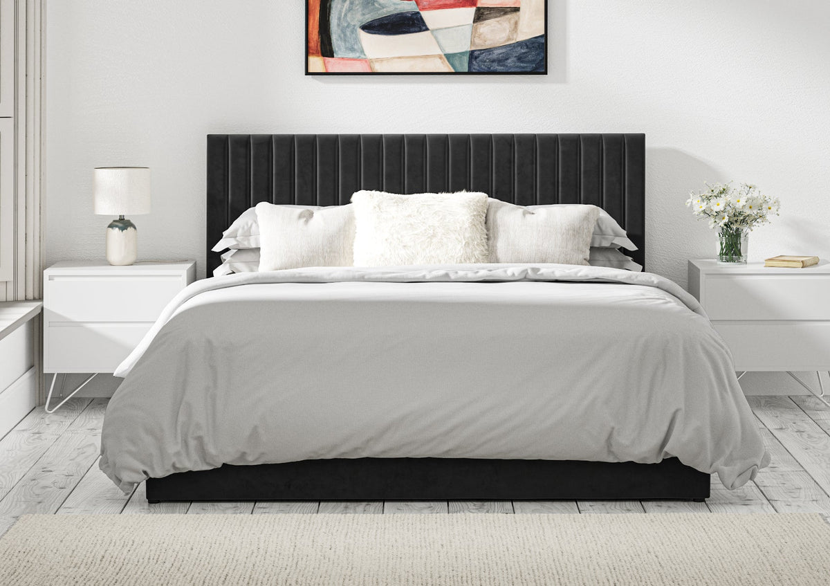 Symphony Classic Hugo Charcoal Klädd Sängstomme med ottomane