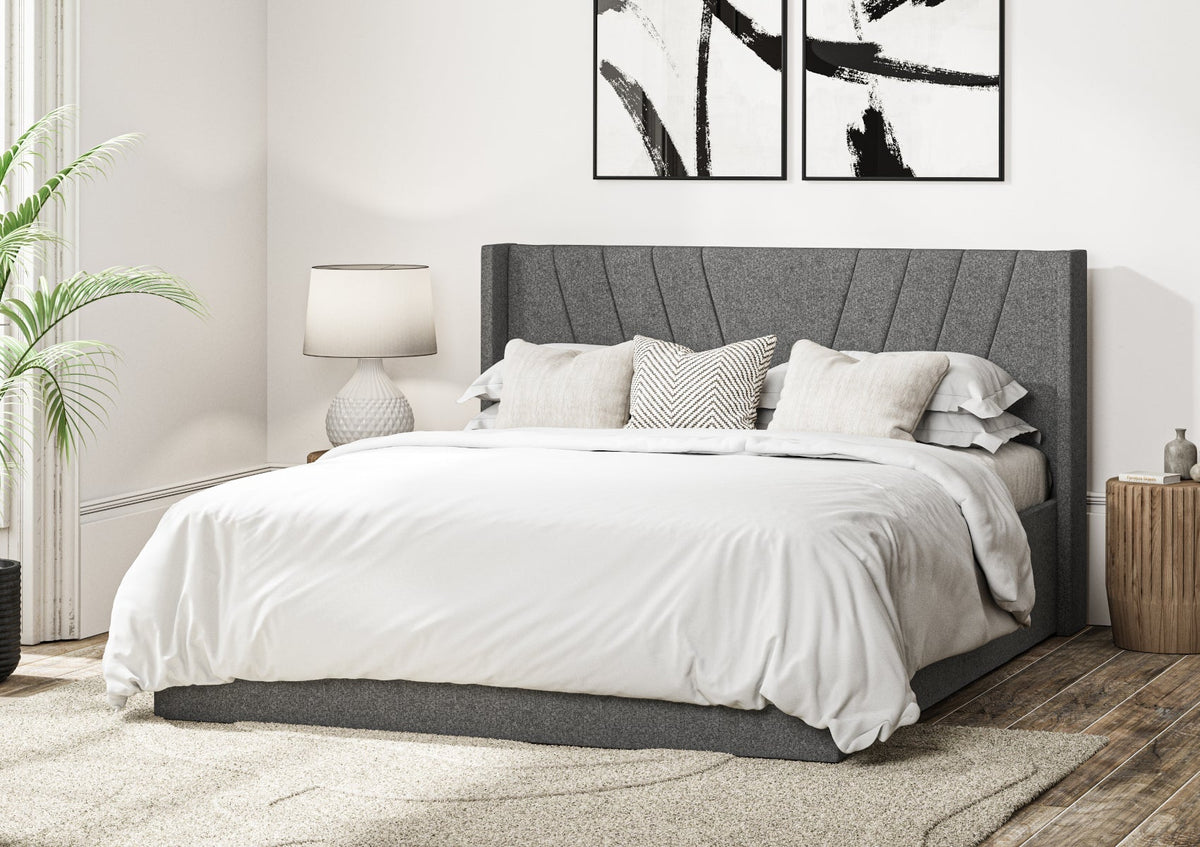 Bliss Med vingar Classic Arran Pebble Klädd Sängstomme med ottomane