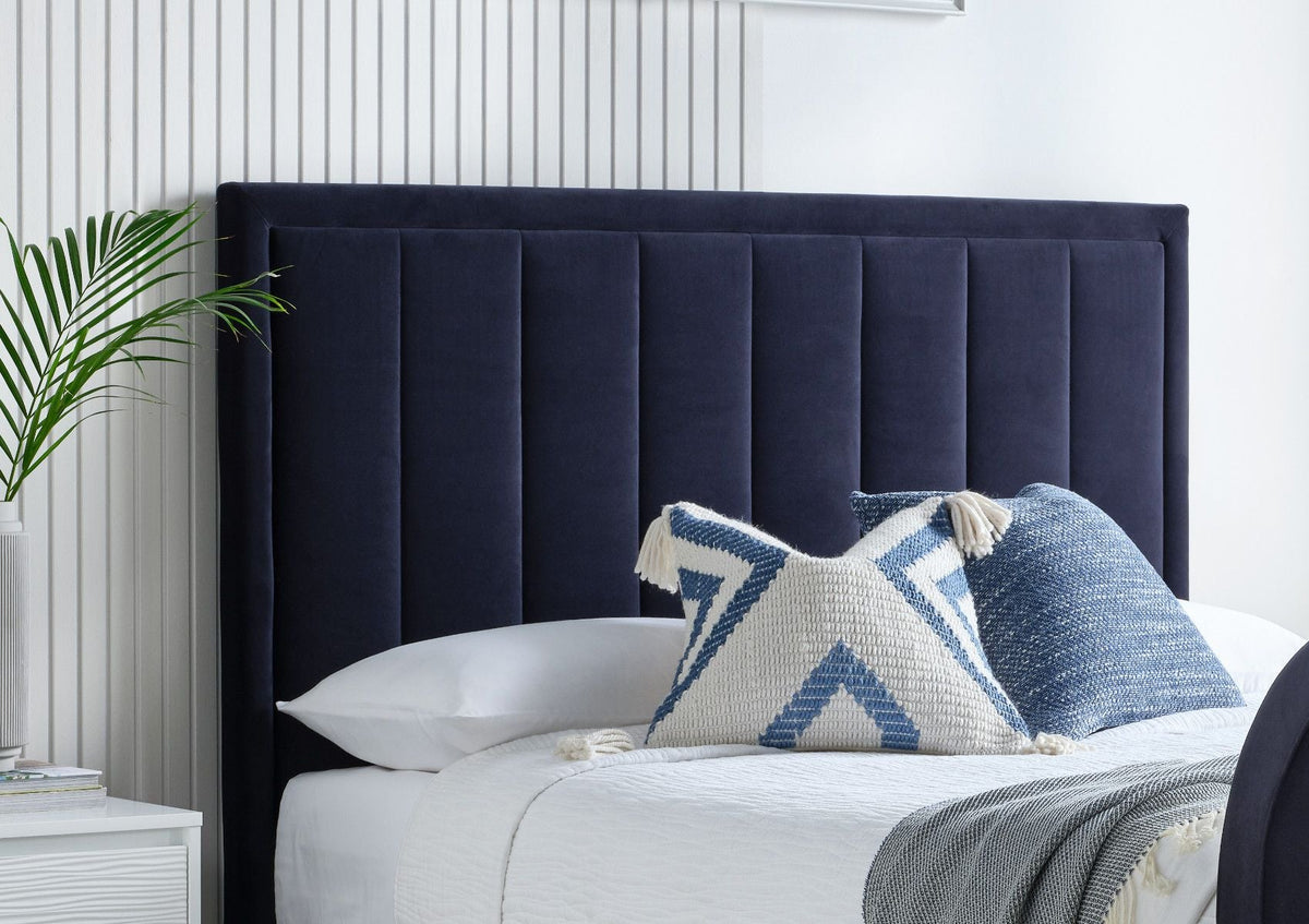Santorini Klädd Ottoman TV Blue Sammet Endast sängstomme