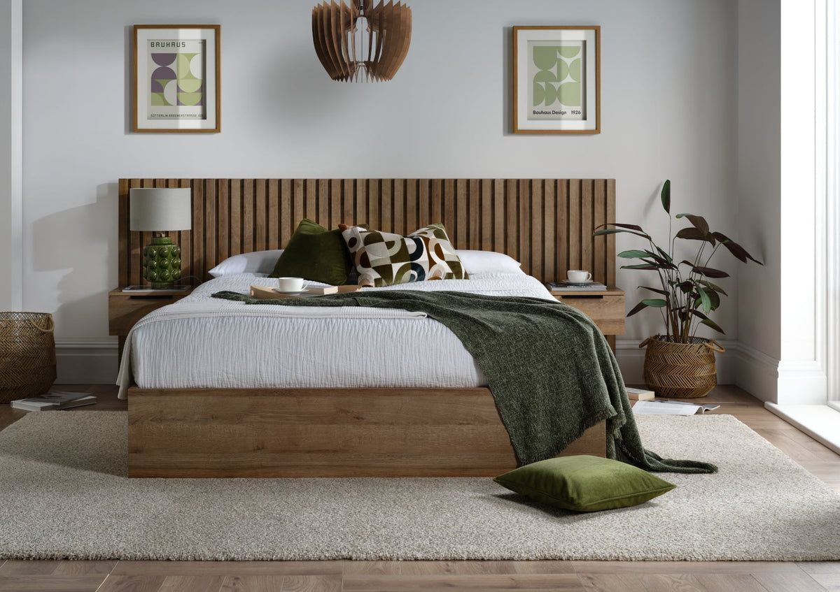 Molle Rivera Ekfinish Hotel Sängstomme med ottomane
