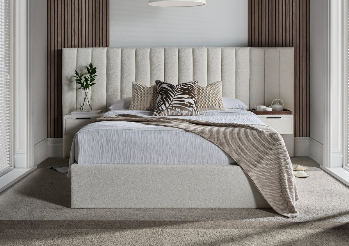 Serenity Klädd Creme Ottoman Hotel Sängstomme